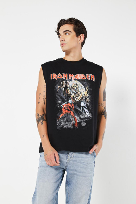 Camiseta manga sisa negra con arte de Iron Maiden