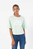 Camiseta oversize verde crop top con diseño college