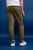 Pantalón jogger cargo unicolor con bolsillos de parche