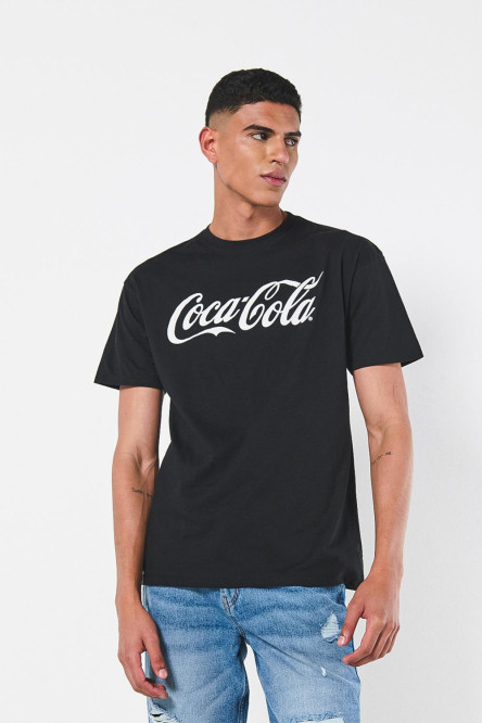 Camiseta negra con diseño de Coca-Cola y manga corta