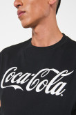 Camiseta manga corta crema con estampado de Coca-cola.