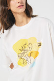 Camiseta femenina fit super oversize manga corta, con estampado en frente de Tom & Jerry.