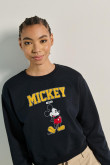 Sueter hombro rodado para mujer con estampado en el frente de Mickey