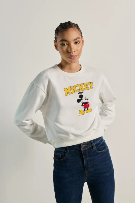 Sueter hombro rodado para mujer con estampado en el frente de Mickey