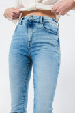 Jean jegging super tiro alto azul claro