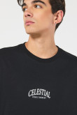 Camiseta oversize negra manga corta con diseño celestial