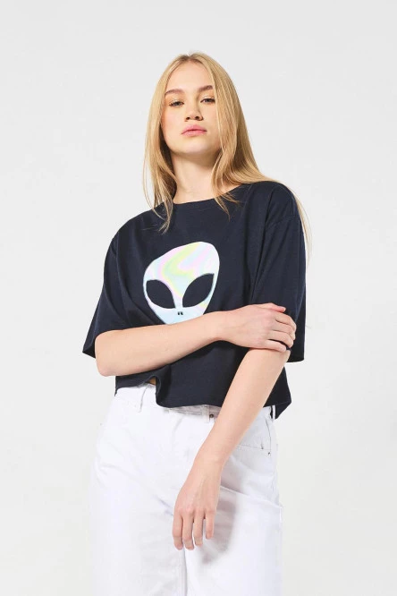 Camiseta crop top azul intensa oversize con diseño de alien