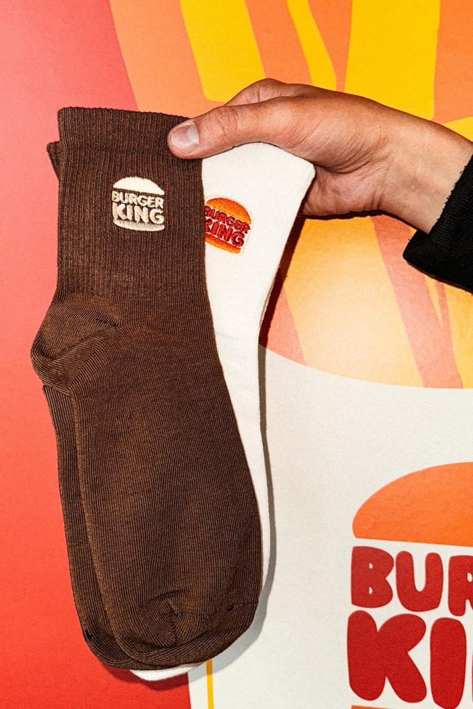 Medias unicolores cortas con bordado de Burger King