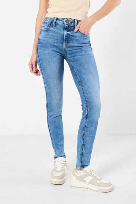 Jean jegging azul claro tiro alto ceñido con bolsillos