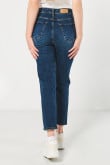 Jean mom súper tiro alto azul oscuro con bota recta corta