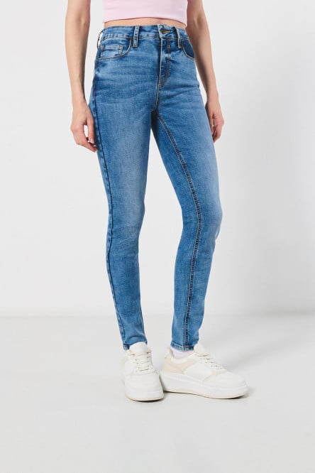 Jean jegging azul claro con tiro alto y pretina sencilla