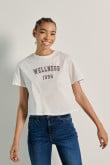 camiseta-crop-top-manga-corta-con-estampado-de-wellness-1998