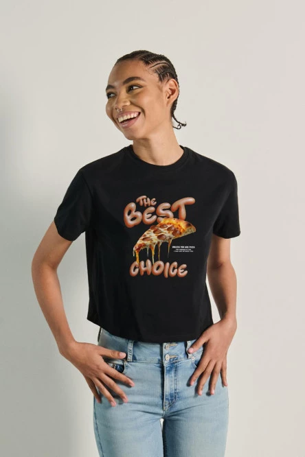 Camiseta unicolor crop top con estampado de pizza