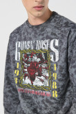 Buzo tie dye gris cuello redondo y diseños de Guns N´ Roses