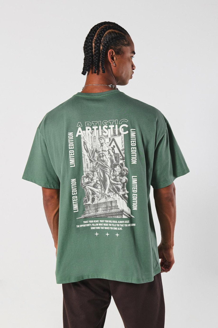 Camiseta verde de escultura artística oversize manga corta