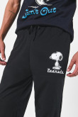 Pantalón negro jogger bota recta con estampado de Snoopy