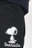 Pantalón negro jogger bota recta con estampado de Snoopy