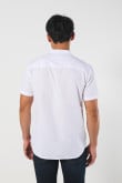 Camisa cuello neru o mao, manga corta en slim fit