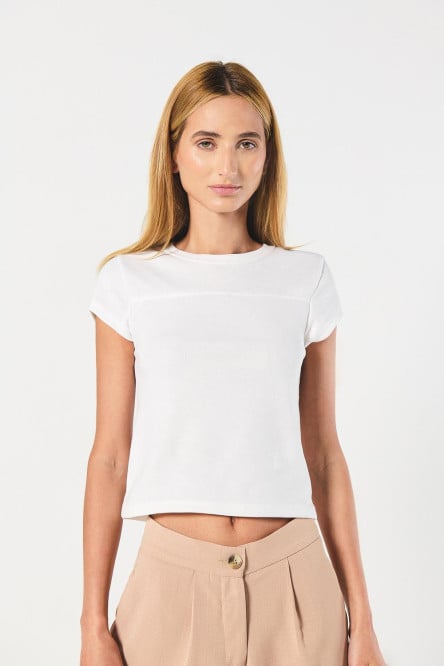 Camiseta femenina manga corta con cuello alto