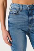 Jean azul claro jegging súper tiro alto con desgastes