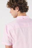 Camisa en colores solidos, sport collar manga corta