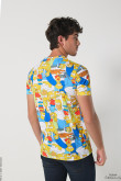 Camiseta manga corta con estampado en frente de Los Simpson