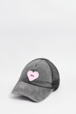 Gorra Tucker negra con bordado frontal en parche.