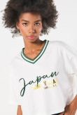 Camiseta crop top oversize crema con estampado college