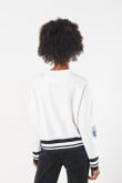 Buzo college crop top crema con cuello redondo oversize