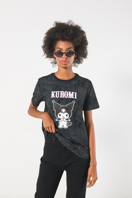 Camiseta unicolor para mujer manga corta estampada en frente de Kuromi.