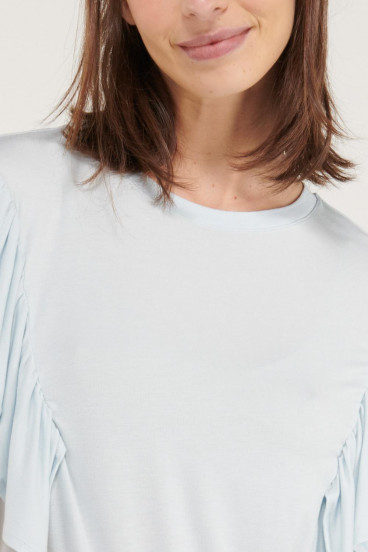 Camiseta azul clara manga corta con detalles de boleros