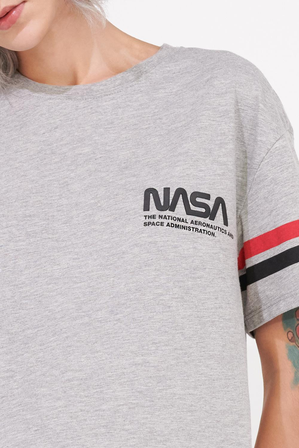 Camiseta manga corta con estampado en frente Nasa.