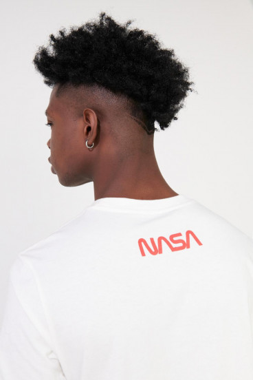 Camiseta manga corta estampada de NASA.