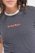 camiseta-cuello-redondo-manga-corta-con-puno-en-contraste-con-estampado