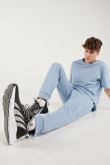 Pantalón jogger azul, con pretina y puños en rib