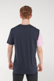 Camiseta manga corta con cortes, estampado minimalista en frente.