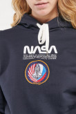 Buzo cerrado con capota de NASA.