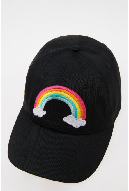 Gorra negra con bordado de arcoíris y visera curva