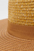 sombrero-con-cinta-decorativa