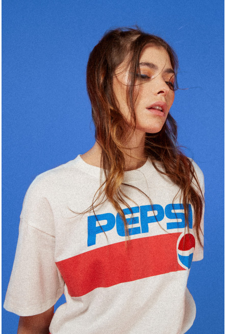 Camiseta manga corta, estampada de Pepsi.