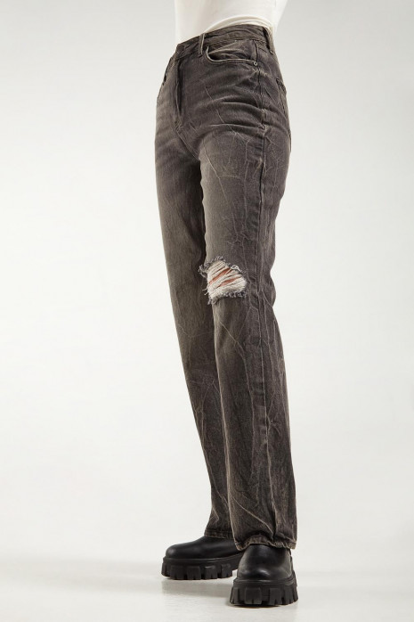Jean ancho 90´S gris oscuro con roto en rodilla y tiro súper alto