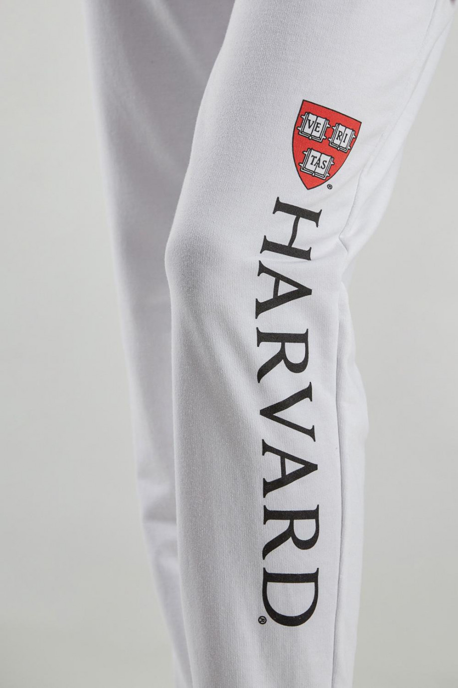 Pantalón jogger crema con estampado de Harvard en frente