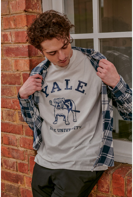 Camiseta, con estampado en frente y mangas, de Yale.