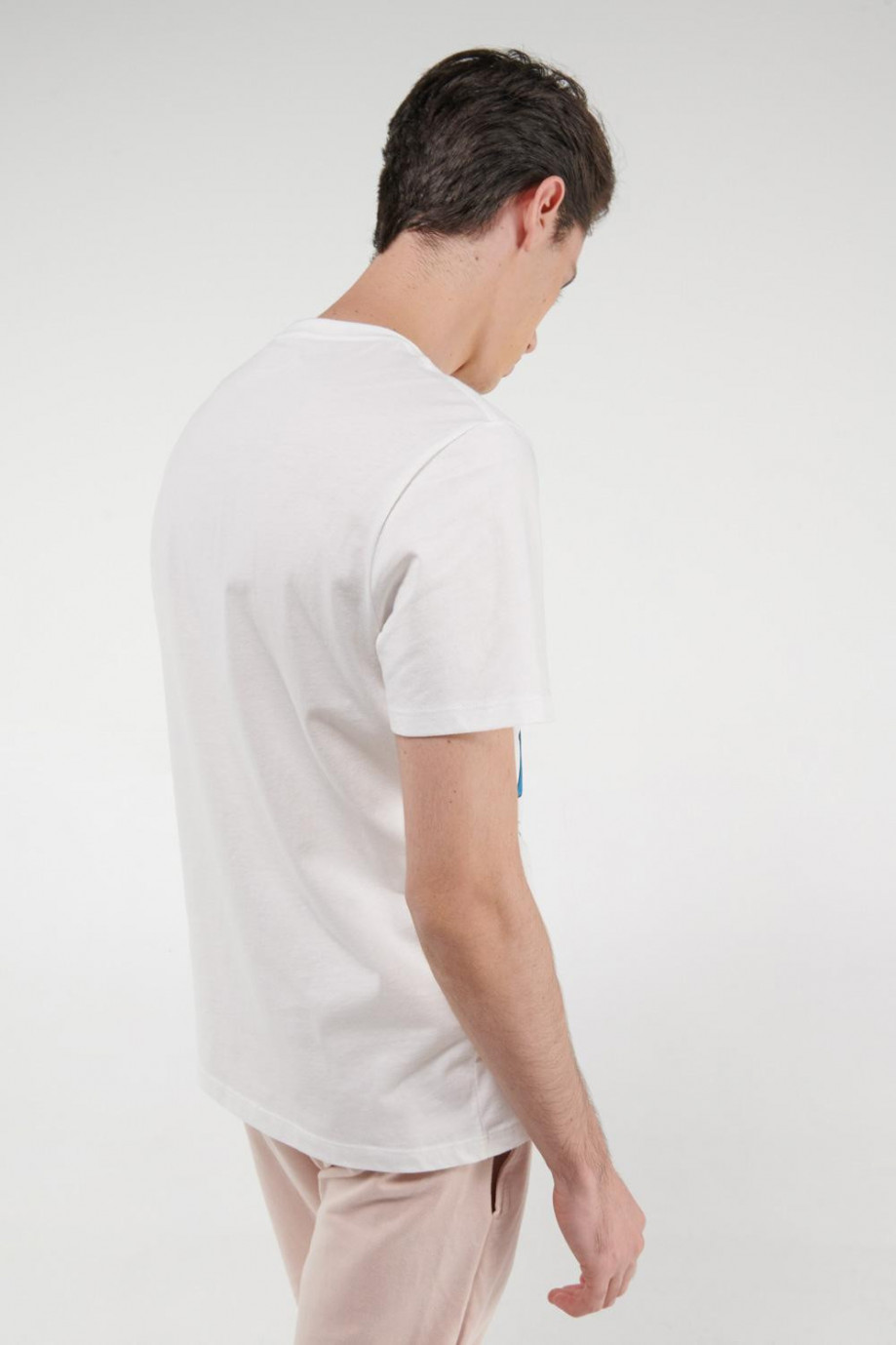 Camiseta unicolor manga corta con diseño delantero estampado